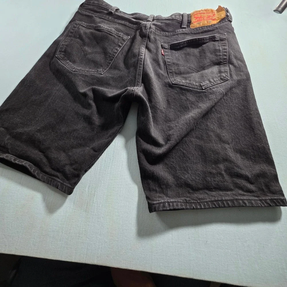 Levis 501 Mens Black Denim Shorts Original Fit Button Fly Cut Off Size 38 W38